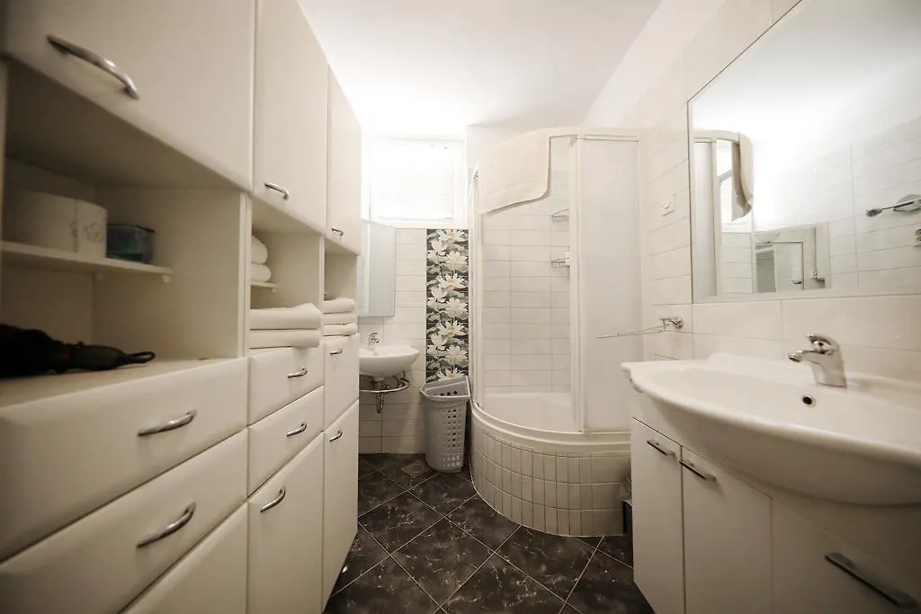 Sea Organ Apartment 1 & Garage For Free - Oldtown Zara 0*,  Croazia